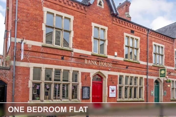 Bank House Apartments Stafford Town Centre Extérieur photo